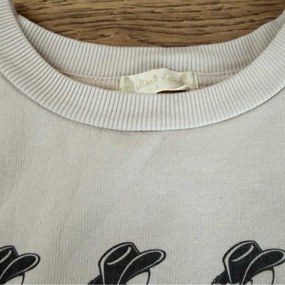 Women’s Cowboy Skeleton Cream Oversized Cropped Crewneck Large EEUC - Picture 3 of 5